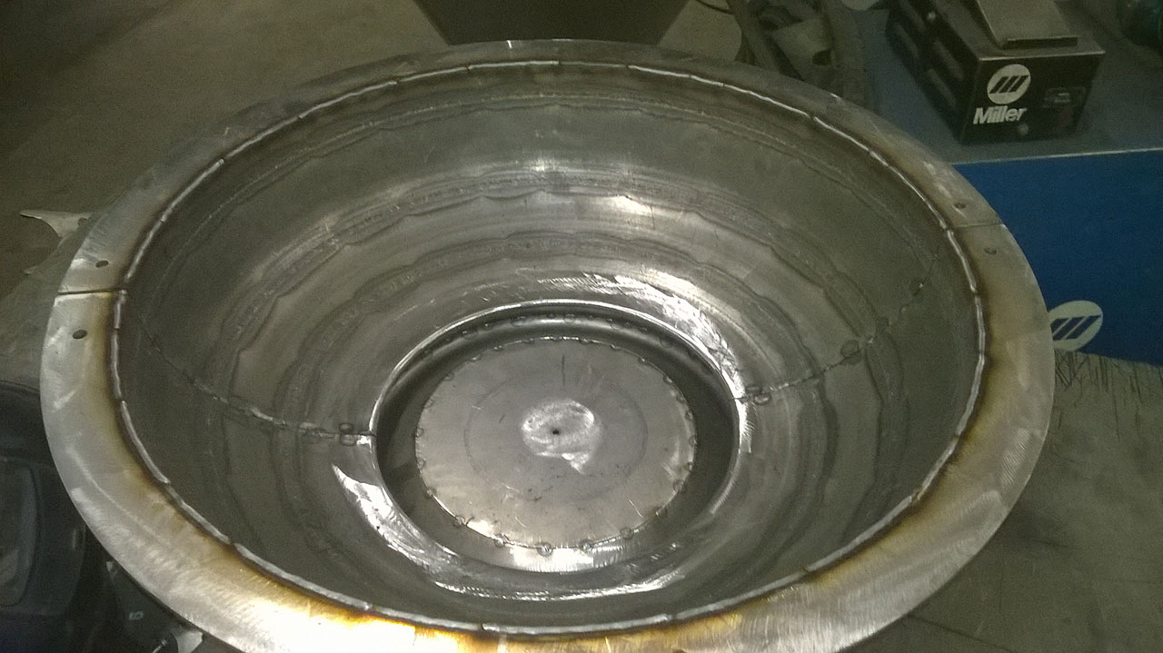 12) Lid section split and flanged